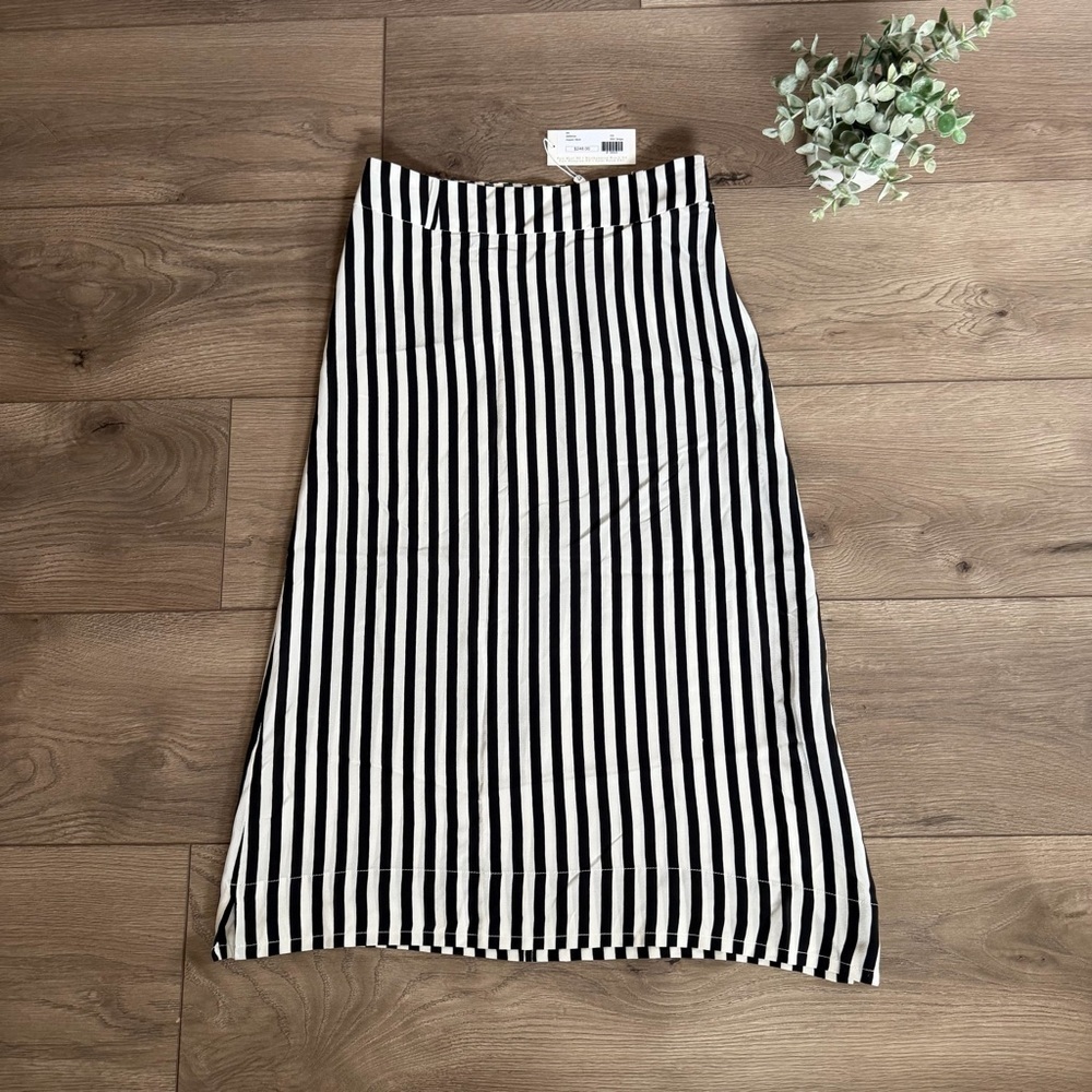 NWT IMRIE Black and White Striped Women's Skirt 100% Silk Size XS
